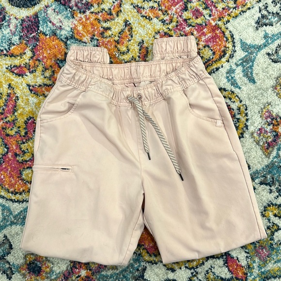 Jaanuu 5-Pocket Classic Jogger Scrubs in Blushing Pink - Picture 3 of 6